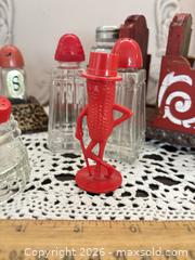 MaxSold Auction: Vintage Small Glass Salt & Pepper Shakers, Novelty Figurine - Gull Lake (Alberta, Canada) SELLER MANAGED Reseller Online Auction -  Stuart Avenue