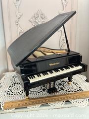 MaxSold Auction: Wonderland Battery-Powered Plastic Musical Item, ~12 in Wide - Gull Lake (Alberta, Canada) SELLER MANAGED Reseller Online Auction -  Stuart Avenue