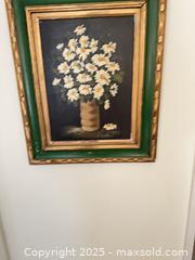MaxSold Auction: Vintage Framed Oil Still-Life Painting of Daisies, Signed - Agoura Hills (California, USA) SELLER MANAGED Moving Online Auction -  Medea Lane (CONDO)