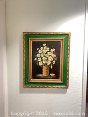 MaxSold Auction: Vintage Framed Oil Still-Life Painting of Daisies, Signed - Agoura Hills (California, USA) SELLER MANAGED Moving Online Auction -  Medea Lane (CONDO)