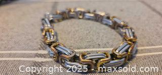 MaxSold Auction: Costume Bracelet - Oro-Medonte (Ontario, Canada) SELLER MANAGED Downsizing Online Auction - Saint Antoine