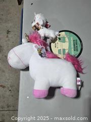 MaxSold Auction: Despicable Me 3 and Minion Stuffies - Oro-Medonte (Ontario, Canada) SELLER MANAGED Downsizing Online Auction - Saint Antoine