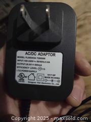 MaxSold Auction: Shark Battery Lithium Ion - Oro-Medonte (Ontario, Canada) SELLER MANAGED Downsizing Online Auction - Saint Antoine