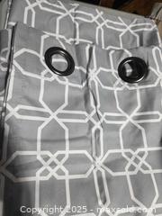 MaxSold Auction: Two Single Curtains - Oro-Medonte (Ontario, Canada) SELLER MANAGED Downsizing Online Auction - Saint Antoine