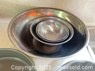 MaxSold Auction: A Set of Glass Mixing Bowls and Stainless Steel Bowls and more.  - New Westminster (British Columbia, Canada) SELLER MANAGED Estate Sale Online Auction - Sixth Avenue