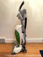 MaxSold Auction: Hoover Wind Tunnel 2 Vacuum Cleaner - New Westminster (British Columbia, Canada) SELLER MANAGED Estate Sale Online Auction - Sixth Avenue