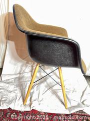 MaxSold Auction: Herman Miller Eames Stamped Fiberglass Molded Tweed Fabric Armchair with Wood Dowel Legs - Toronto (Ontario, Canada) SELLER MANAGED Reseller Online Auction - Sunrise Avenue