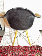MaxSold Auction: Herman Miller Eames Stamped Fiberglass Molded Tweed Fabric Armchair with Wood Dowel Legs - Toronto (Ontario, Canada) SELLER MANAGED Reseller Online Auction - Sunrise Avenue