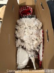 MaxSold Auction: Snowman White Christmas Tree - Carleton Place (Ontario, Canada) SELLER MANAGED Downsizing Online Auction - Antrim Street