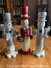 MaxSold Auction: Snowmen Lot 1 - Carleton Place (Ontario, Canada) SELLER MANAGED Downsizing Online Auction - Antrim Street