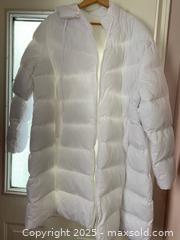 MaxSold Auction: White Winter Jacket (New) - Carleton Place (Ontario, Canada) SELLER MANAGED Downsizing Online Auction - Antrim Street
