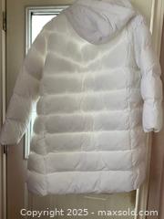 MaxSold Auction: White Winter Jacket (New) - Carleton Place (Ontario, Canada) SELLER MANAGED Downsizing Online Auction - Antrim Street