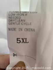 MaxSold Auction: White Winter Jacket (New) - Carleton Place (Ontario, Canada) SELLER MANAGED Downsizing Online Auction - Antrim Street