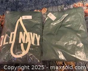 MaxSold Auction: Women&#39;s Jogging Suit - Hunter Green - 3X - Carleton Place (Ontario, Canada) SELLER MANAGED Downsizing Online Auction - Antrim Street