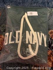 MaxSold Auction: Women&#39;s Jogging Suit - Hunter Green - 3X - Carleton Place (Ontario, Canada) SELLER MANAGED Downsizing Online Auction - Antrim Street