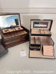 MaxSold Auction: Jewelry, Jewelry Boxes, Purse A - New Westminster (British Columbia, Canada) PARTNER MANAGED Moving Online Auction - 8th Avenue