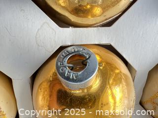 MaxSold Auction: Alderbrook Glass Christmas Tree Ornaments — Set of 9 - London (Ontario, Canada) SELLER MANAGED Downsizing Online Auction - Charlotte Street