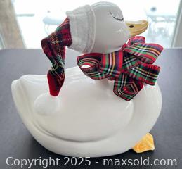 MaxSold Auction: Ceramic holiday decor - London (Ontario, Canada) SELLER MANAGED Downsizing Online Auction - Charlotte Street