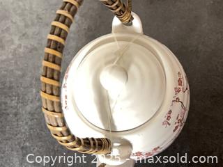 MaxSold Auction: Ceramic tea set with 4 cups  - London (Ontario, Canada) SELLER MANAGED Downsizing Online Auction - Charlotte Street