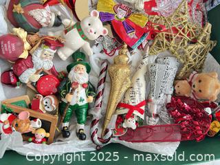 MaxSold Auction: Christmas ornaments - London (Ontario, Canada) SELLER MANAGED Downsizing Online Auction - Charlotte Street