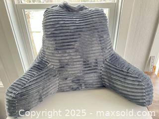MaxSold Auction: Formed support cushion  - London (Ontario, Canada) SELLER MANAGED Downsizing Online Auction - Charlotte Street