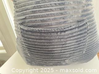 MaxSold Auction: Formed support cushion  - London (Ontario, Canada) SELLER MANAGED Downsizing Online Auction - Charlotte Street