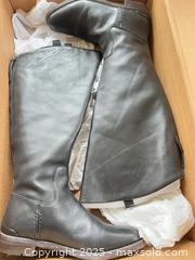 MaxSold Auction: Franco Sarto tall leather boots size 9W - London (Ontario, Canada) SELLER MANAGED Downsizing Online Auction - Charlotte Street