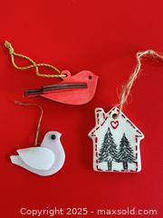 MaxSold Auction: Handmade ornaments - London (Ontario, Canada) SELLER MANAGED Downsizing Online Auction - Charlotte Street
