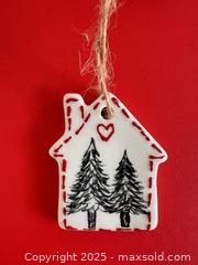 MaxSold Auction: Handmade ornaments - London (Ontario, Canada) SELLER MANAGED Downsizing Online Auction - Charlotte Street