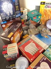 MaxSold Auction: Light bulbs - London (Ontario, Canada) SELLER MANAGED Downsizing Online Auction - Charlotte Street