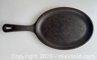 MaxSold Auction: Lodge Oval Cast-Iron Skillet / Sizzler Serving Pan - London (Ontario, Canada) SELLER MANAGED Downsizing Online Auction - Charlotte Street