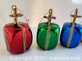 MaxSold Auction: Set of 4 Glass Gift-Shaped Christmas Tree Ornaments - London (Ontario, Canada) SELLER MANAGED Downsizing Online Auction - Charlotte Street