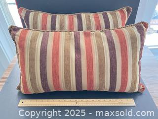 MaxSold Auction: Throw pillows - London (Ontario, Canada) SELLER MANAGED Downsizing Online Auction - Charlotte Street