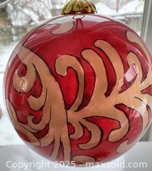 MaxSold Auction: Translucent painted glass ornament - London (Ontario, Canada) SELLER MANAGED Downsizing Online Auction - Charlotte Street