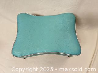 MaxSold Auction: Vintage Aqua Vinyl Upholstered Footstool with Turned Wood Legs - London (Ontario, Canada) SELLER MANAGED Downsizing Online Auction - Charlotte Street
