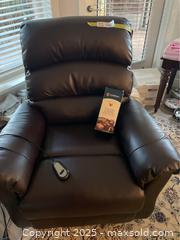 MaxSold Auction: Primo Leather Lift Chair - Surrey (British Columbia, Canada) PARTNER MANAGED Estate Sale Online Auction - 154 Street (CONDO)