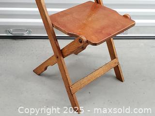 MaxSold Auction: Vintage American Folding Oak Wood Chairs, Set of 4 - Toronto (Ontario, Canada) SELLER MANAGED Downsizing Online Auction - Esandar Drive (STORAGE)