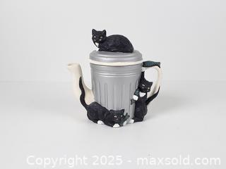 MaxSold Auction: Vintage Ceramic Trash Can and Cat Tea Pot - Toronto (Ontario, Canada) SELLER MANAGED Downsizing Online Auction - Esandar Drive (STORAGE)
