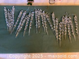 MaxSold Auction: Vintage Christmas Sun Catchers, Christmas Night Light and Icicles - San Jose (California, USA) SELLER MANAGED Downsizing Online Auction - Gretchen Lane