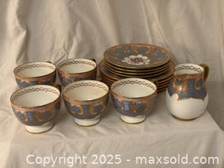 MaxSold Auction: Antique Wedgwood China Set  - Victoria (British Columbia, Canada) SELLER MANAGED Moving Online Auction - Toronto Street