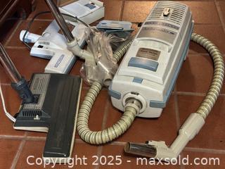MaxSold Auction: Electrolux Vacuum and Attachments  - Victoria (British Columbia, Canada) SELLER MANAGED Moving Online Auction - Toronto Street