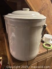 MaxSold Auction: Medalta 5-Gallon Crock with Lid and Handles - Victoria (British Columbia, Canada) SELLER MANAGED Moving Online Auction - Toronto Street