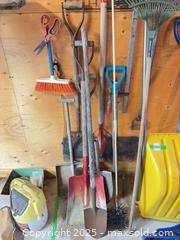 MaxSold Auction: Garden Tools - Clarington (Ontario, Canada) SELLER MANAGED Downsizing Online Auction - Mercer Road