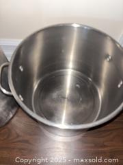 MaxSold Auction: Set of 2 Stainless Steel Stock Pots with Lids - Clarington (Ontario, Canada) SELLER MANAGED Downsizing Online Auction - Mercer Road
