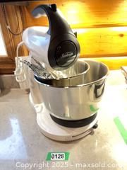 MaxSold Auction: Sunbeam Tilt-Head Stand Mixer  - Clarington (Ontario, Canada) SELLER MANAGED Downsizing Online Auction - Mercer Road