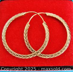 MaxSold Auction: 10K Gold Hoop Earrings  - Aurora (Ontario, Canada) PARTNER MANAGED Downsizing Online Auction - Murray Drive