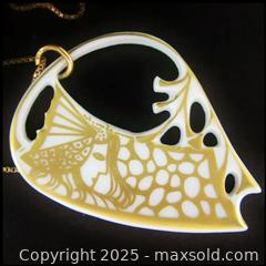 MaxSold Auction: 10k Solid Gold Chain With MCM Rosenthal Porcelain Pendant - Aurora (Ontario, Canada) PARTNER MANAGED Downsizing Online Auction - Murray Drive