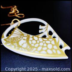 MaxSold Auction: 10k Solid Gold Chain With MCM Rosenthal Porcelain Pendant - Aurora (Ontario, Canada) PARTNER MANAGED Downsizing Online Auction - Murray Drive