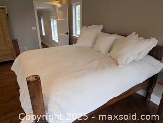 MaxSold Auction: King Size Bedding Set - Burlington (Ontario, Canada) SELLER MANAGED Downsizing Online Auction -  North Shore Boulevard East