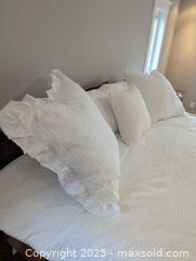 MaxSold Auction: King Size Bedding Set - Burlington (Ontario, Canada) SELLER MANAGED Downsizing Online Auction -  North Shore Boulevard East